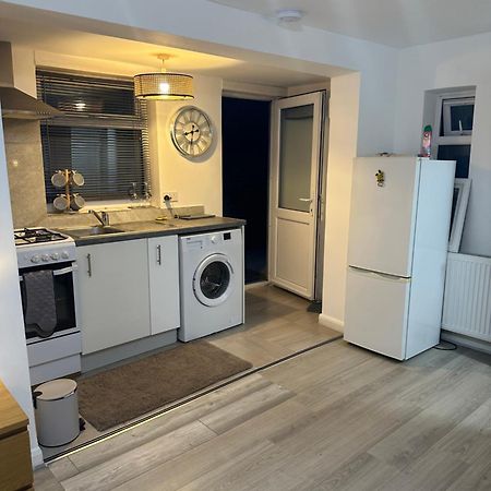 Stylish Studio Flat - Watford Junction - Harry Potter Eksteriør billede