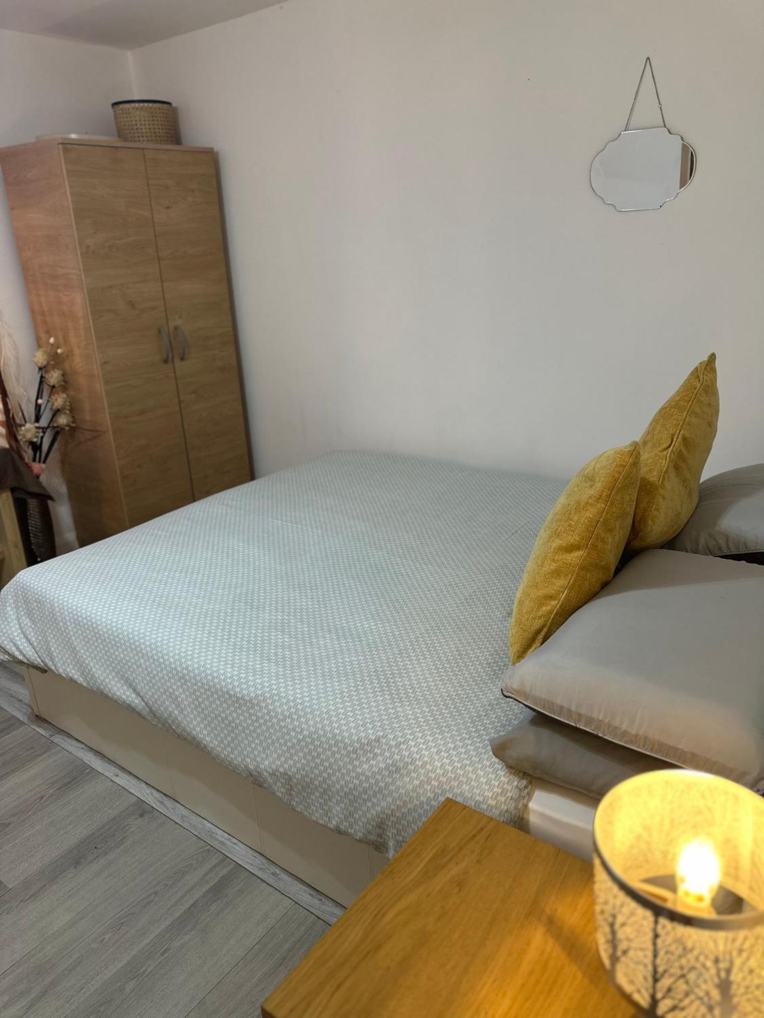 Stylish Studio Flat - Watford Junction - Harry Potter Eksteriør billede