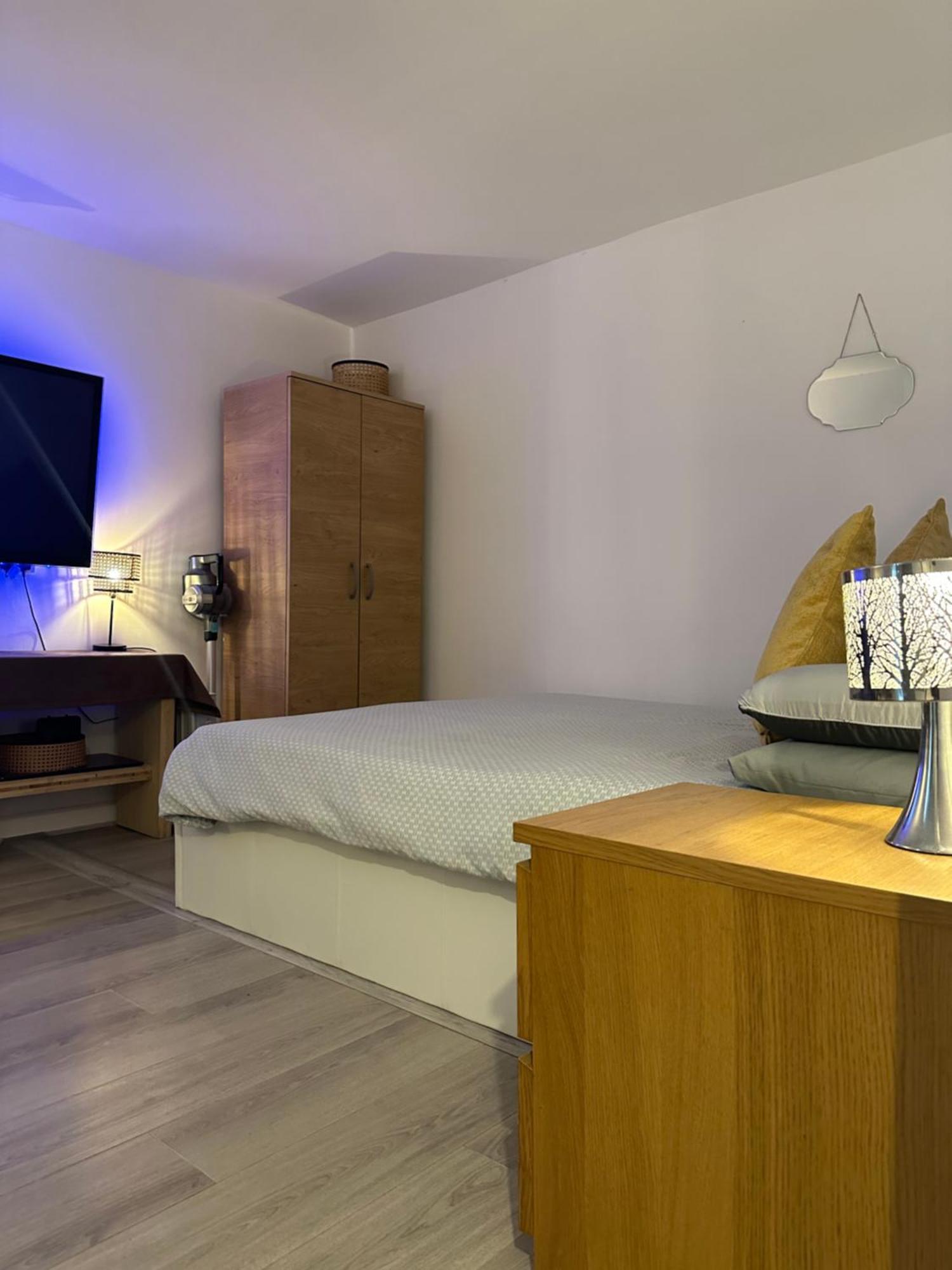 Stylish Studio Flat - Watford Junction - Harry Potter Eksteriør billede