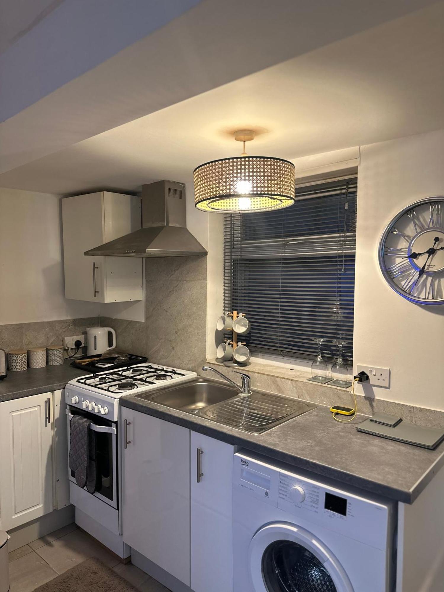 Stylish Studio Flat - Watford Junction - Harry Potter Eksteriør billede
