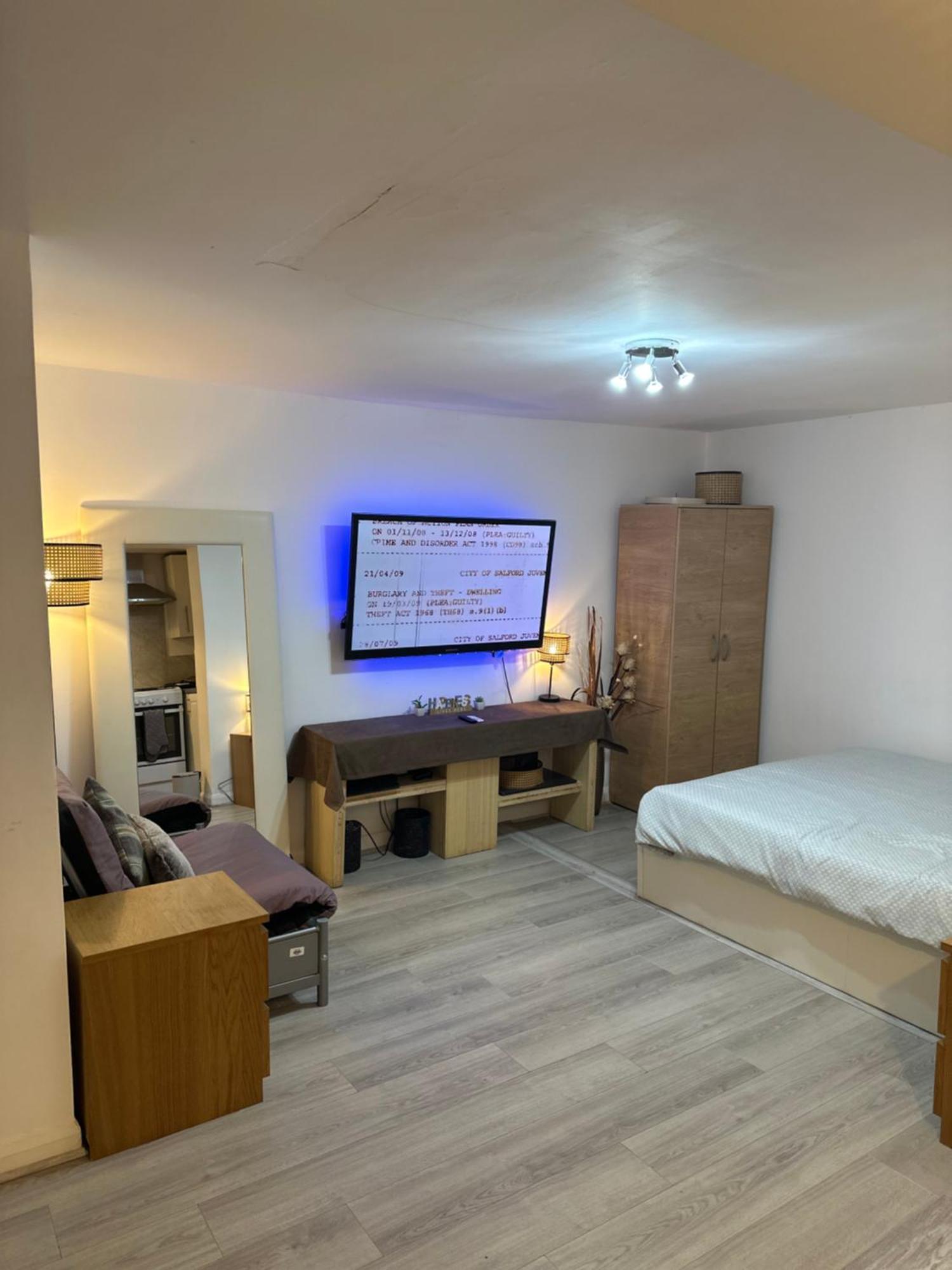 Stylish Studio Flat - Watford Junction - Harry Potter Eksteriør billede